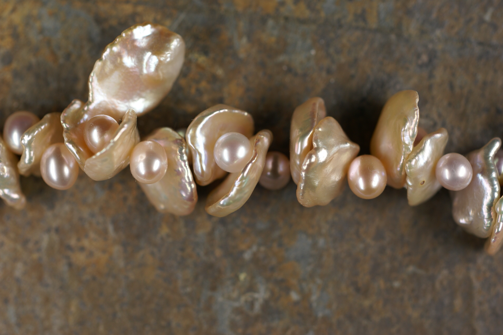 PerlcollierSüsswasser-Keshi Perle