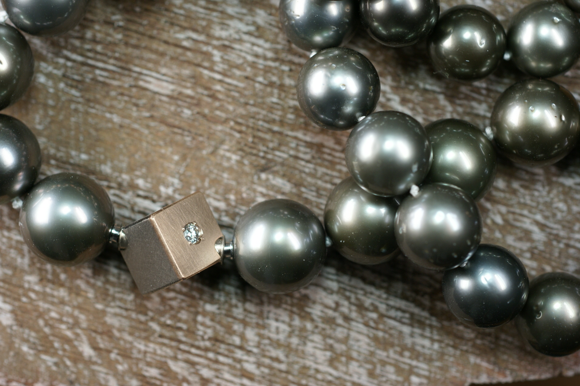 Perlcollier mit BajonettschlossTahiti Südseeperle